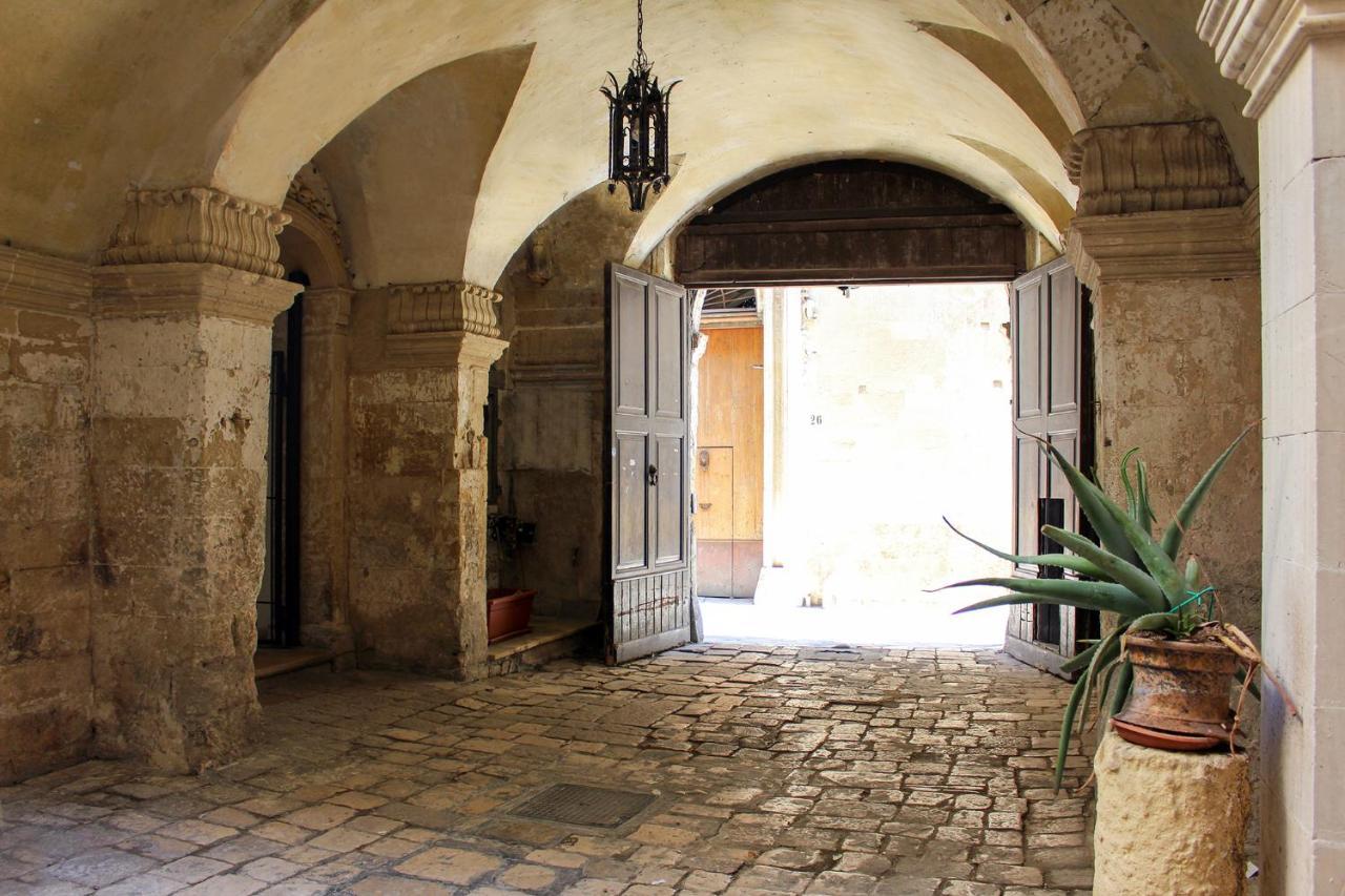 B&B Palazzo Sambiasi Lecce Exterior foto